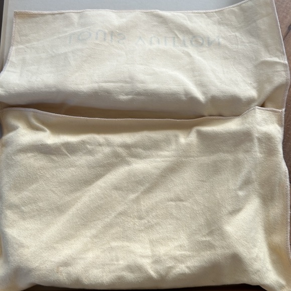 Louis Vuitton Pouchette - Picture 6 of 16